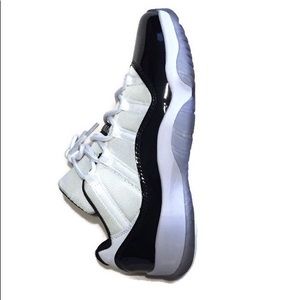 Air Jordan 11 Low Concord
